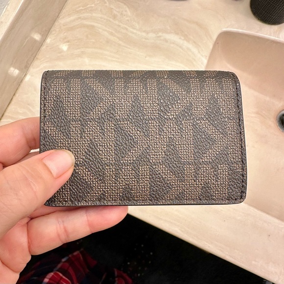FREE Mk unisex credit card holder with a $400  purchase new with tags small 1 - Picture 4 of 4